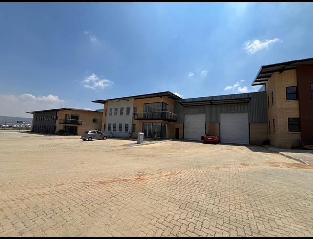 2,317M² WAREHOUSE FOR SALE IN MULDERSDRIFT
